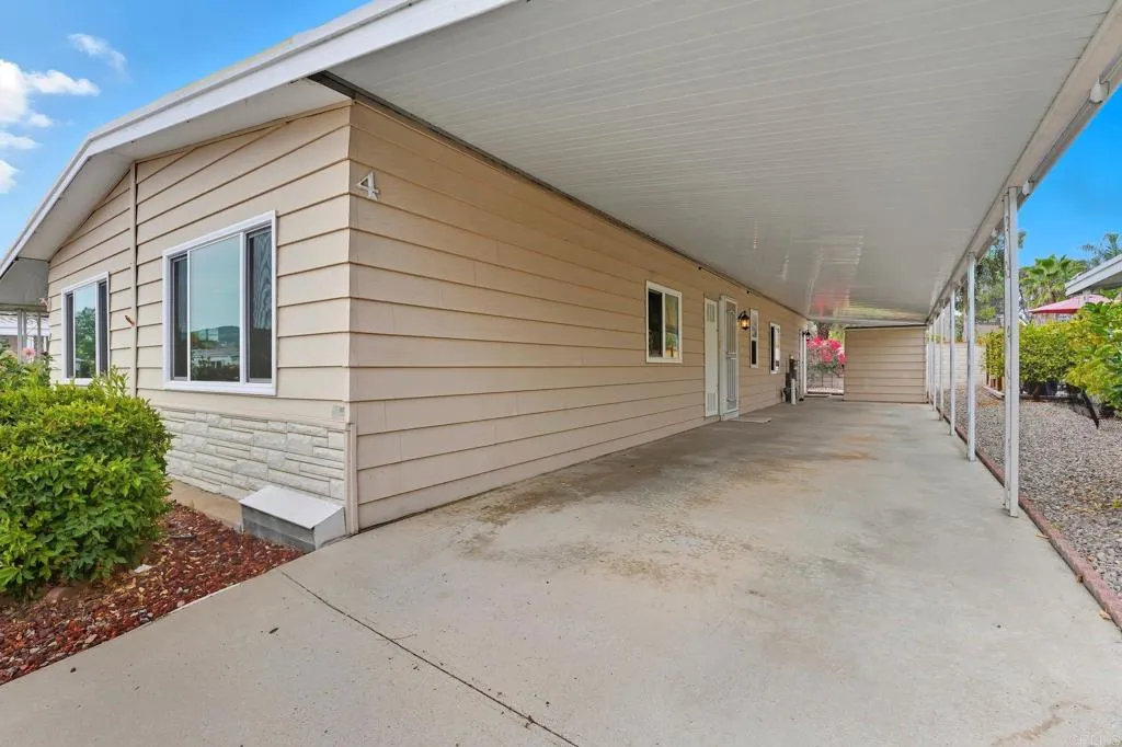https://cdn.realtyfeed.com/cdn/127/306551462/aaedf070d1e6f5e1ce967f675a75be9b.webp