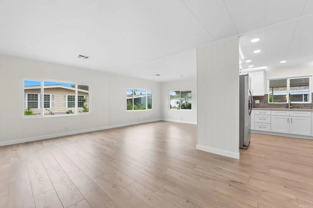 https://cdn.realtyfeed.com/cdn/127/306551462/bc67d716a19a48a0facaf57f00e1cc4d.webp
