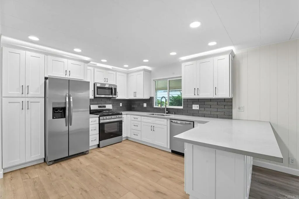 https://cdn.realtyfeed.com/cdn/127/306551462/fc320aa38a11618b2f41165cdf737e94.webp