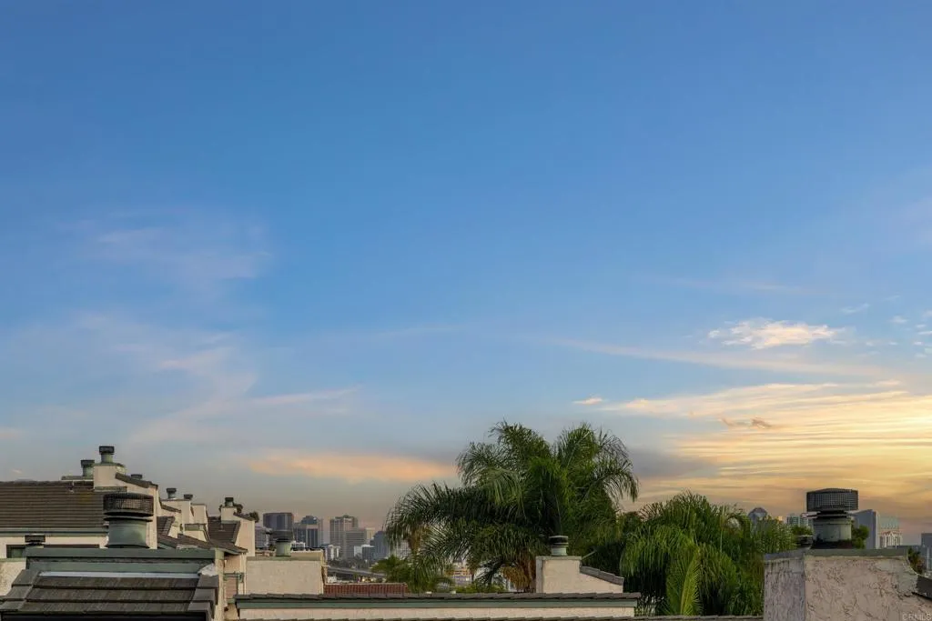 https://cdn.realtyfeed.com/cdn/127/306551464/36614bc1933469c7e2058de2938722be.webp