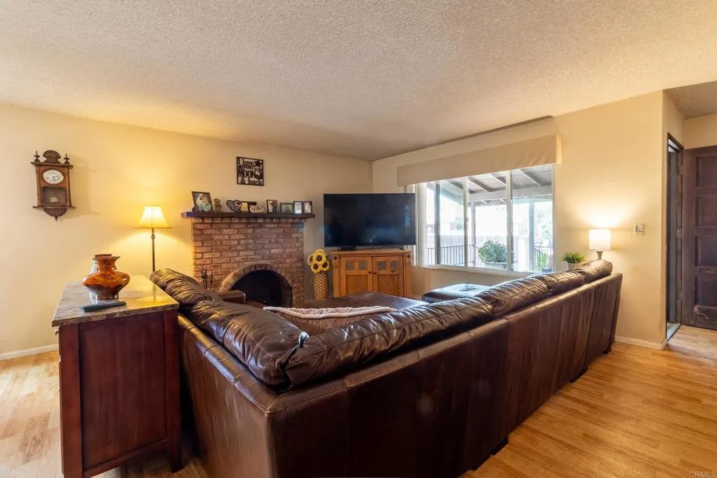 https://cdn.realtyfeed.com/cdn/127/306551467/d399f8b9764dfae94f683d9fcc54add5.webp