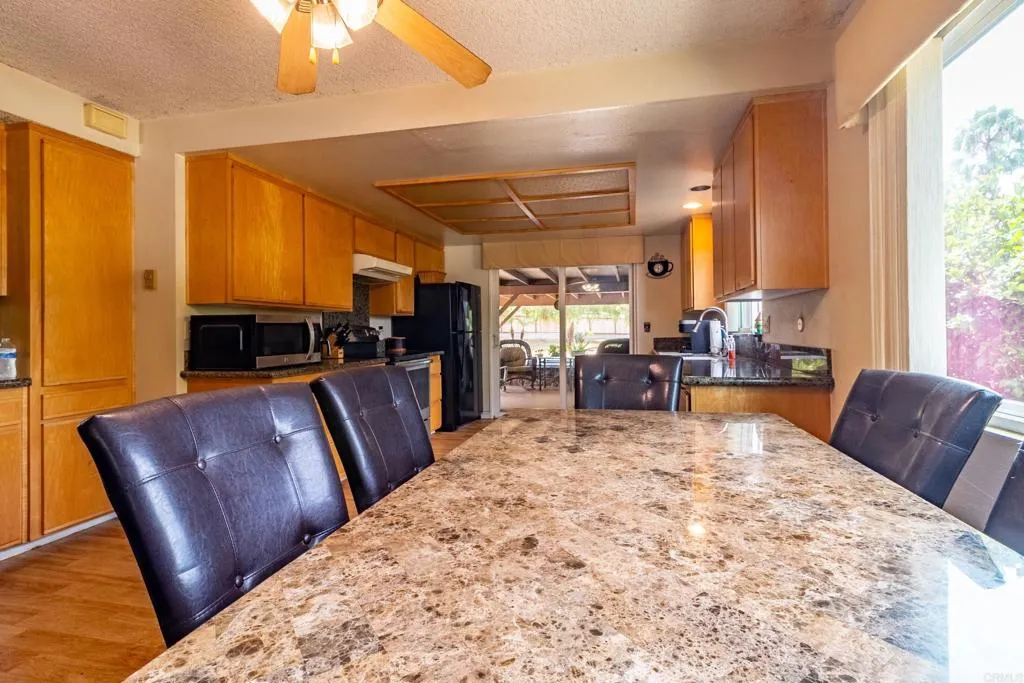 https://cdn.realtyfeed.com/cdn/127/306551467/ea232c97be24596b9101ce4f128124c7.webp