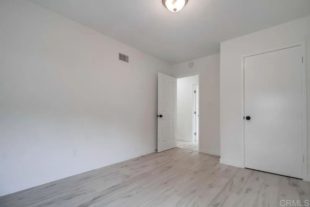 https://cdn.realtyfeed.com/cdn/127/306551513/b9c9286c9b1d1d5338ec4f6f557705ae.webp