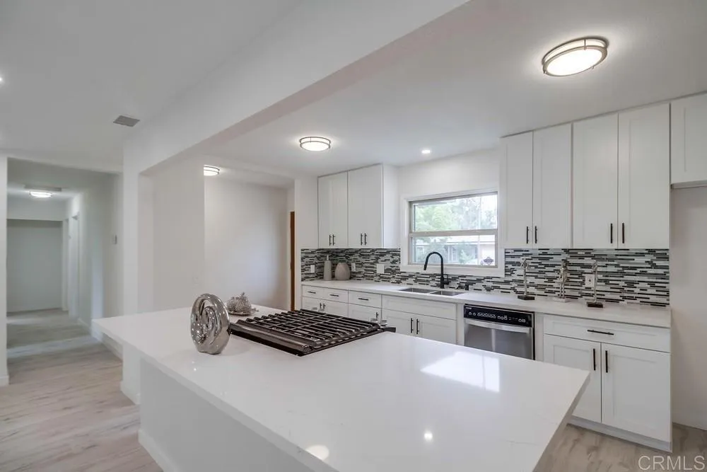 https://cdn.realtyfeed.com/cdn/127/306551513/fe8ae09afc860e2e1e418f70745fc4bd.webp