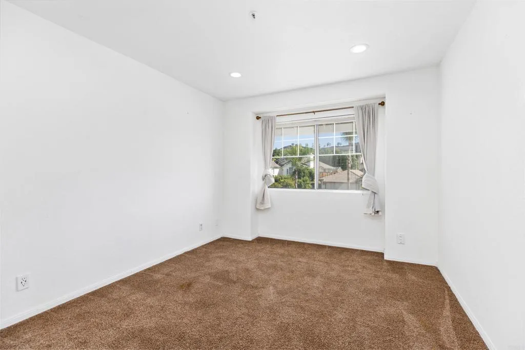 https://cdn.realtyfeed.com/cdn/127/306551518/43e98ff1462df572c7e8d647c02dfd4e.webp