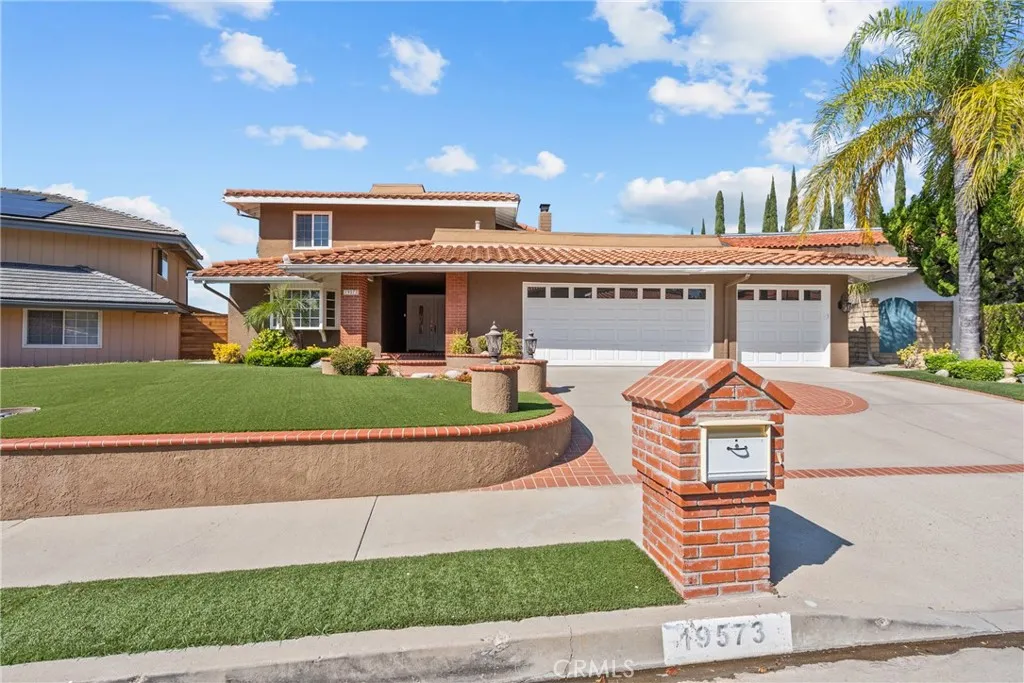 listing main picture