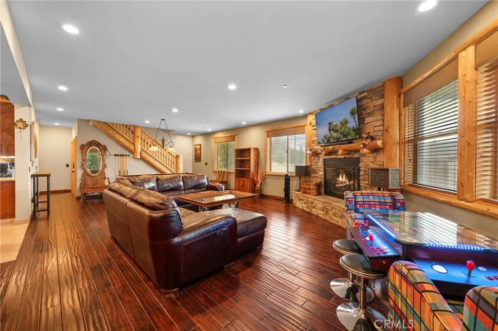 42539 Bear Loop North, Big Bear, CA 92314 - Photo 4 of 31, Big Bear, CA
