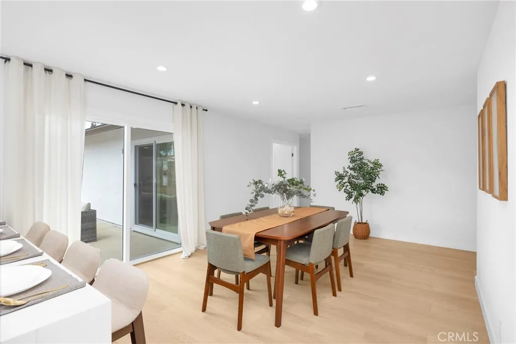 https://cdn.realtyfeed.com/cdn/127/306551606/378856f270dfb914df1411409b5d2063.webp