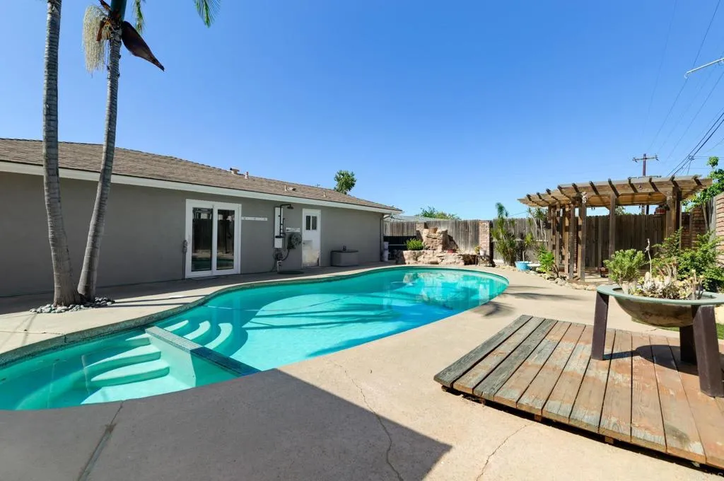 https://cdn.realtyfeed.com/cdn/127/306551610/1267c8fa795093538bcf4b906efdcba0.webp