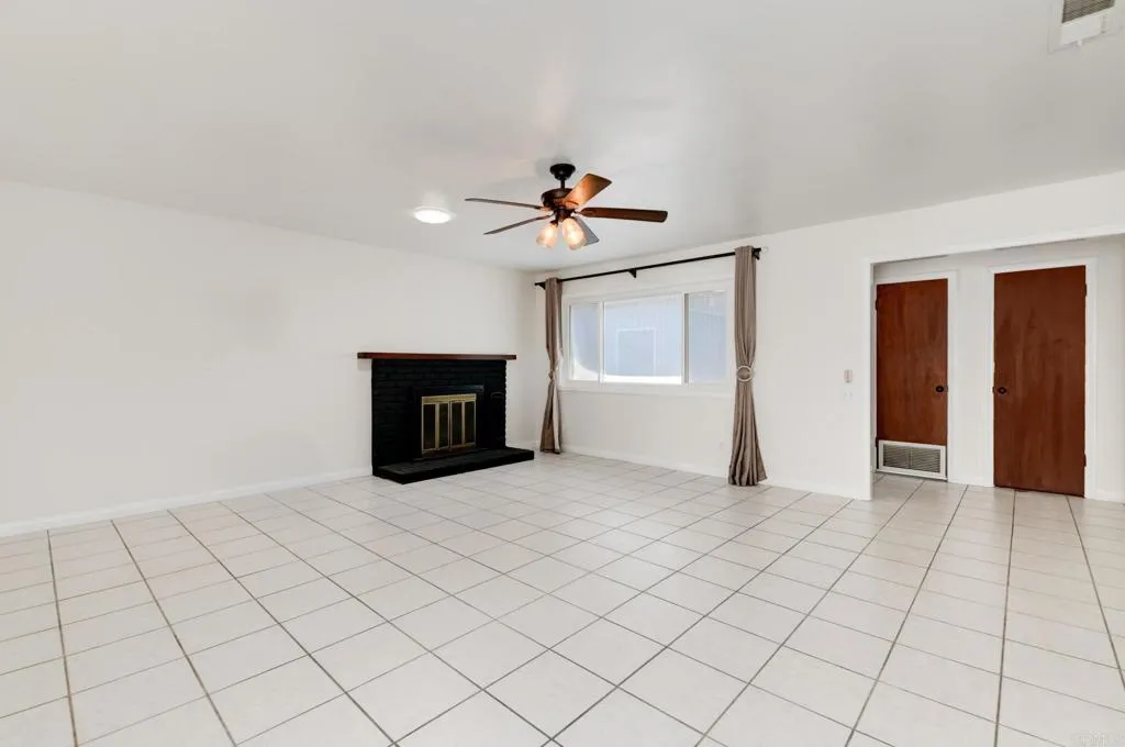 https://cdn.realtyfeed.com/cdn/127/306551610/66453363aa03b0d10f83eadf20aaebda.webp