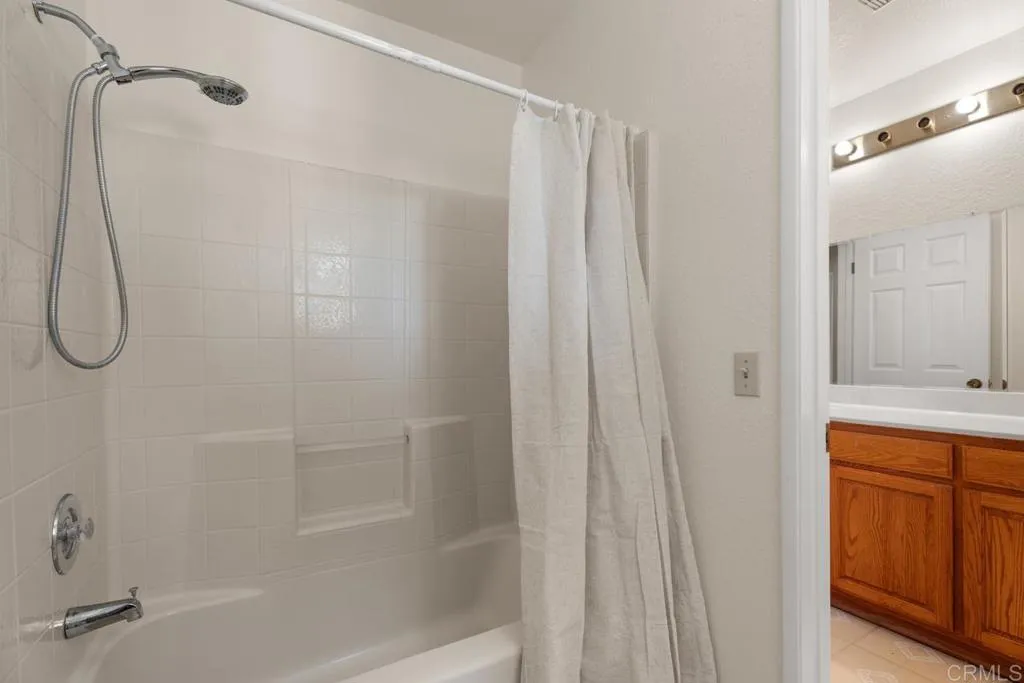 https://cdn.realtyfeed.com/cdn/127/306551614/621f7fb491cef23358b477a7598a95ee.webp