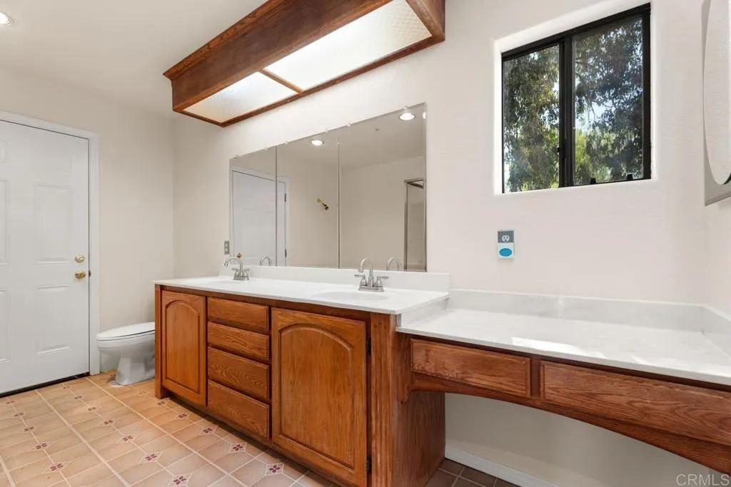 https://cdn.realtyfeed.com/cdn/127/306551614/83b438b0bc3806f54e81ea97fddd7432.webp