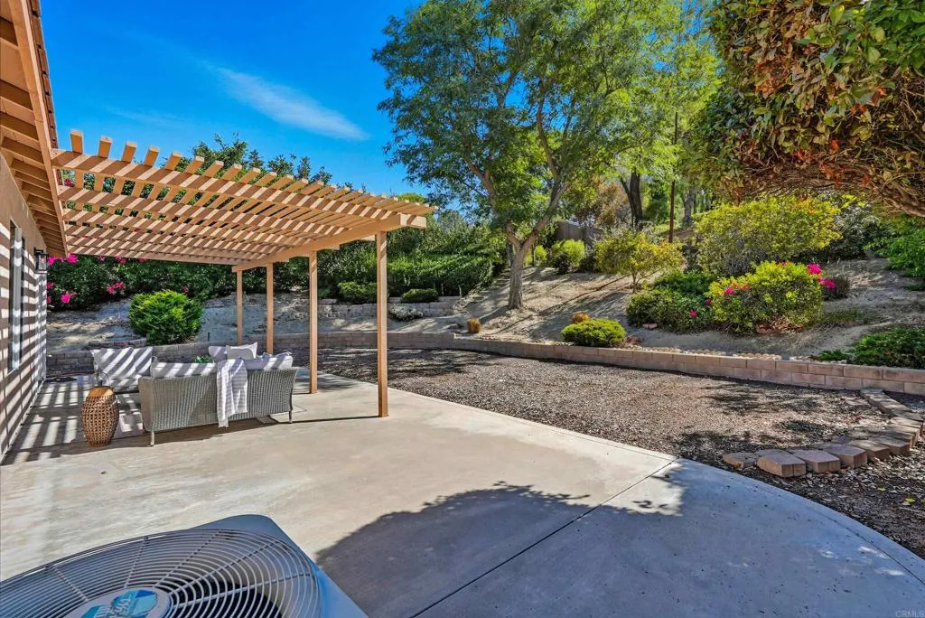 https://cdn.realtyfeed.com/cdn/127/306551615/df95de8bb714b234dd9e5dfccaf7f46b.webp