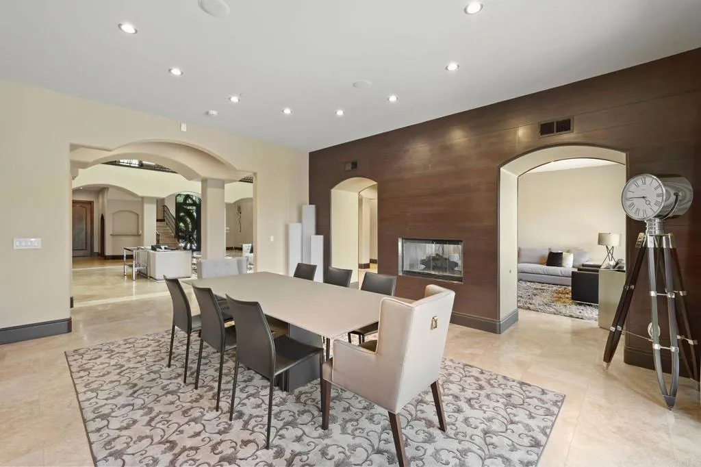 https://cdn.realtyfeed.com/cdn/127/306551618/664b0fa7514e2b96d2f41e03656234f4.webp