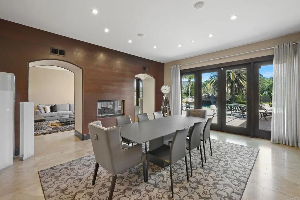 https://cdn.realtyfeed.com/cdn/127/306551618/bf189c91d4e4e81aafcbf7e5bf9bebbc.webp