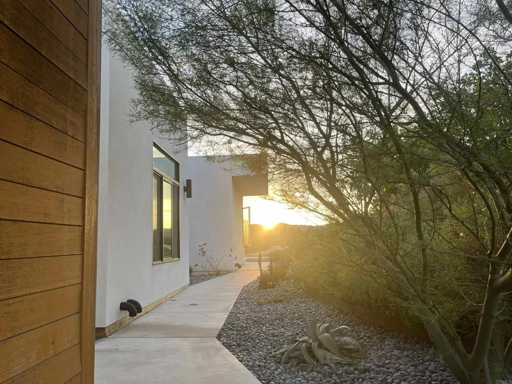 https://cdn.realtyfeed.com/cdn/127/306551620/1ad8ae3238e2652bc578ab5289d5d782.webp