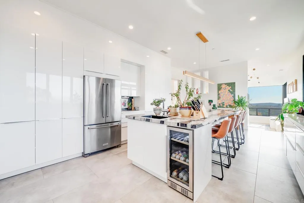 https://cdn.realtyfeed.com/cdn/127/306551620/1c57f392860731f311a79ea2175dee74.webp