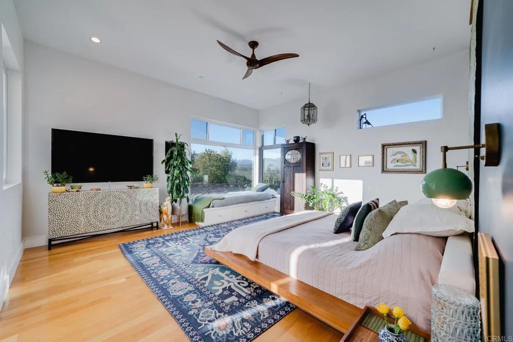 https://cdn.realtyfeed.com/cdn/127/306551620/1cbeee558516f7183d11467f6d29f4c6.webp