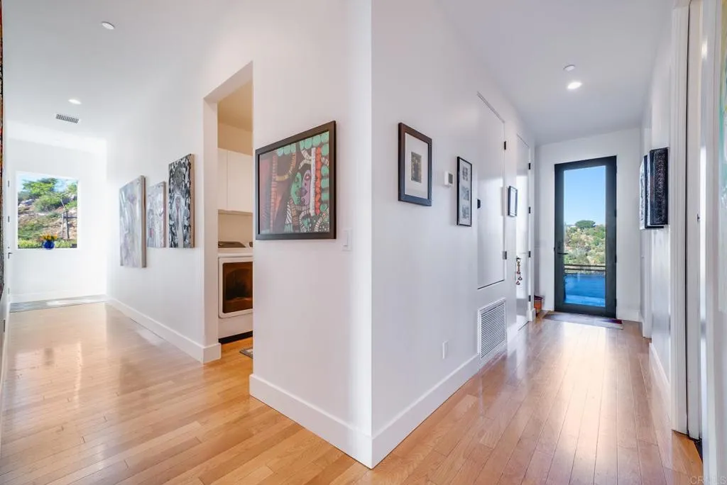 https://cdn.realtyfeed.com/cdn/127/306551620/4cb7a72d6953c7ec0954a5c30339fb55.webp