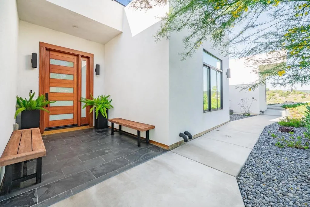 https://cdn.realtyfeed.com/cdn/127/306551620/616bd583956a25e439be699fe99d355d.webp