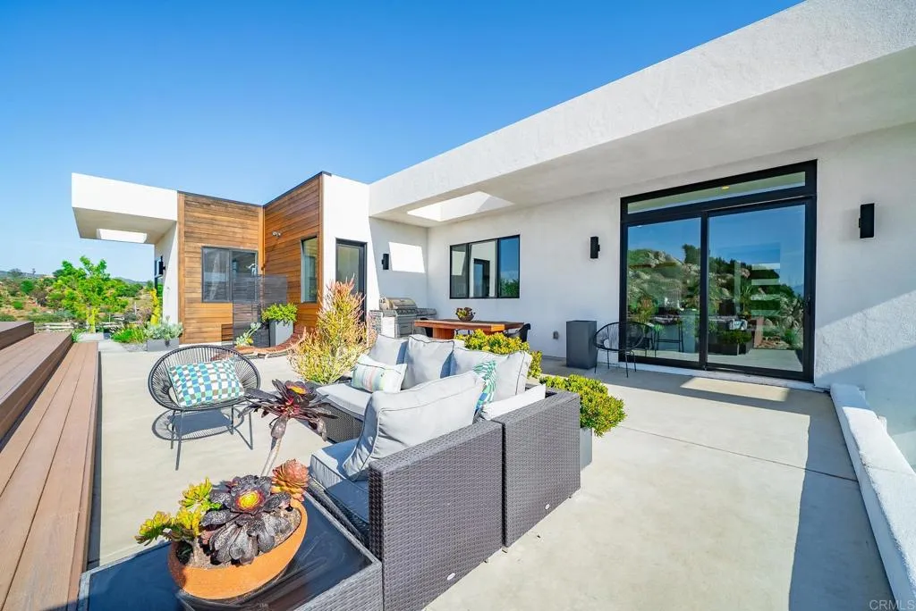 https://cdn.realtyfeed.com/cdn/127/306551620/7cb4587df99fe289b33e123802cbc5a6.webp