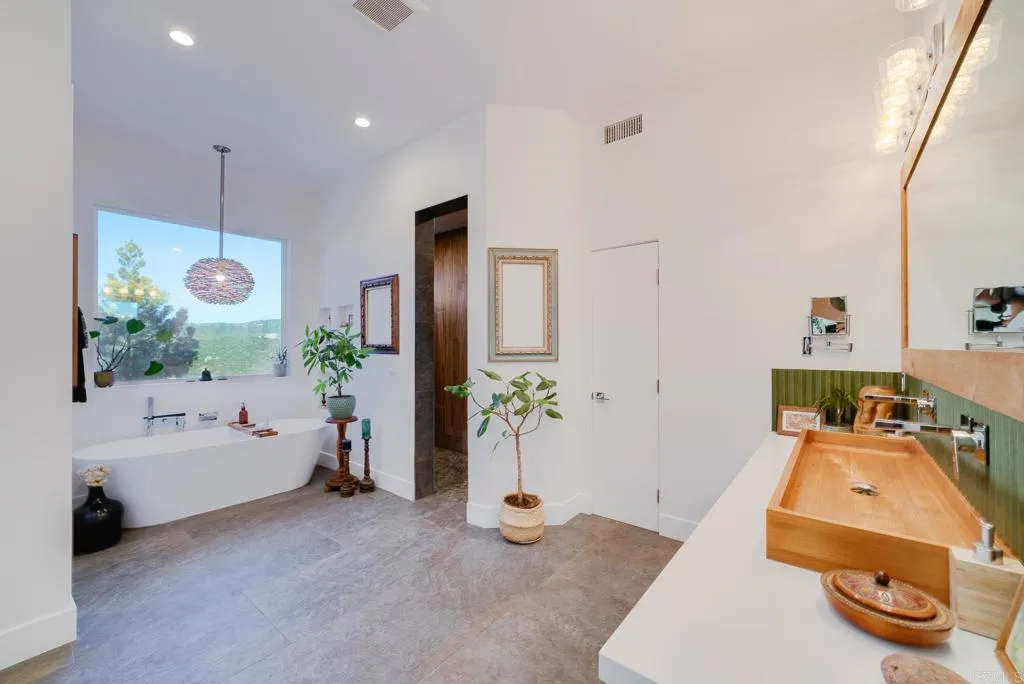 https://cdn.realtyfeed.com/cdn/127/306551620/8227294de325b38c0182635649fd6809.webp