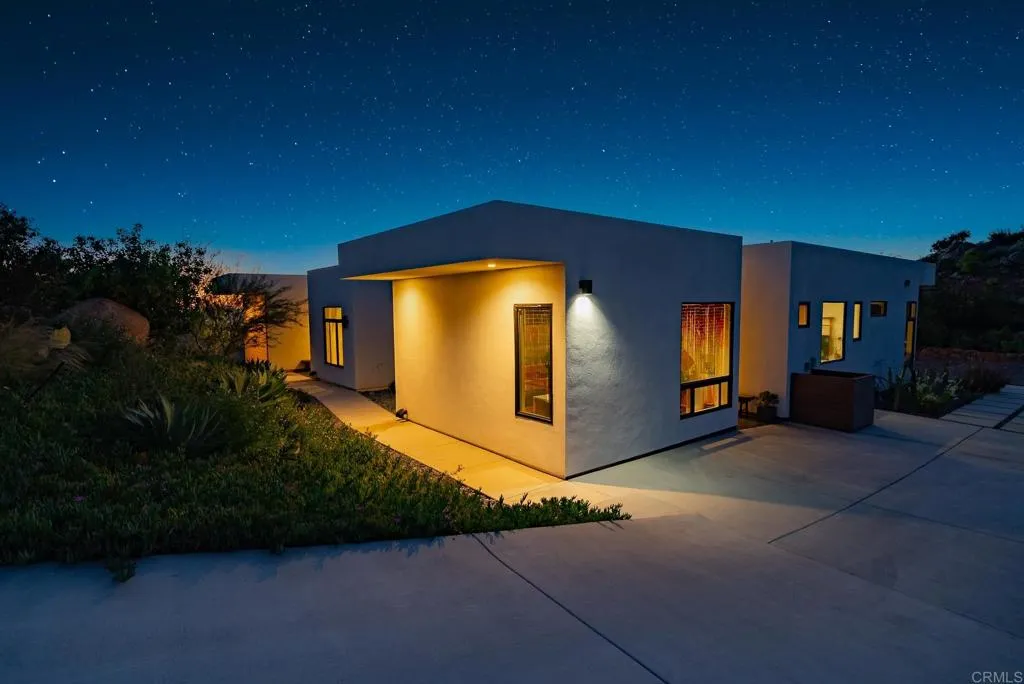https://cdn.realtyfeed.com/cdn/127/306551620/85f2215f1814c326bfd5f8fb15d23238.webp