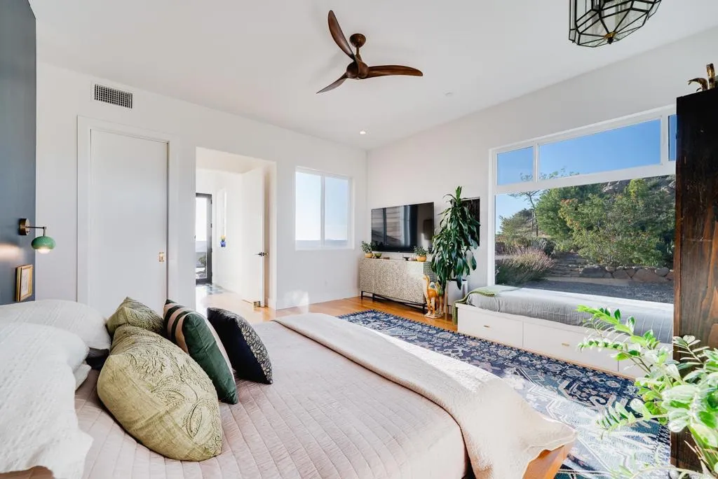 https://cdn.realtyfeed.com/cdn/127/306551620/8fb409cfc7f2c0e5a03dae2912d72a0f.webp