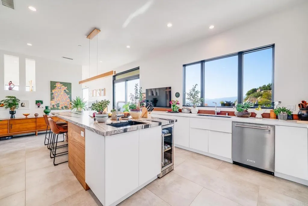 https://cdn.realtyfeed.com/cdn/127/306551620/a43418ac31eb22da2ab14d0c1c5c892a.webp