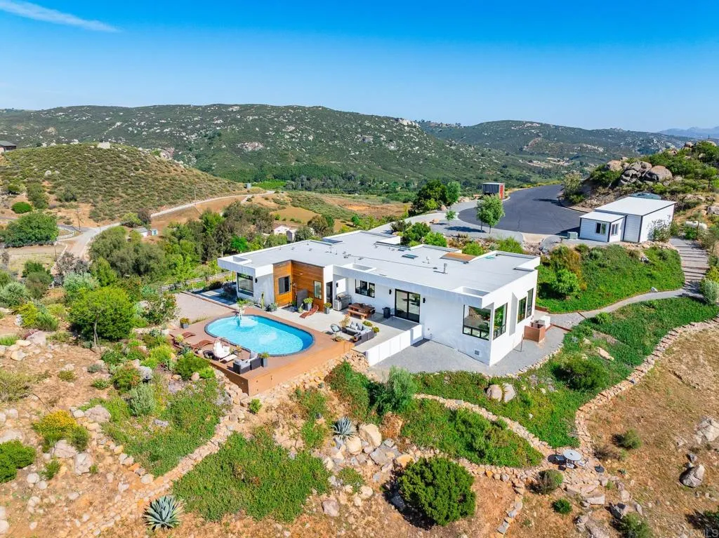 https://cdn.realtyfeed.com/cdn/127/306551620/a5092a45dc5a008982c6b97972cf2256.webp