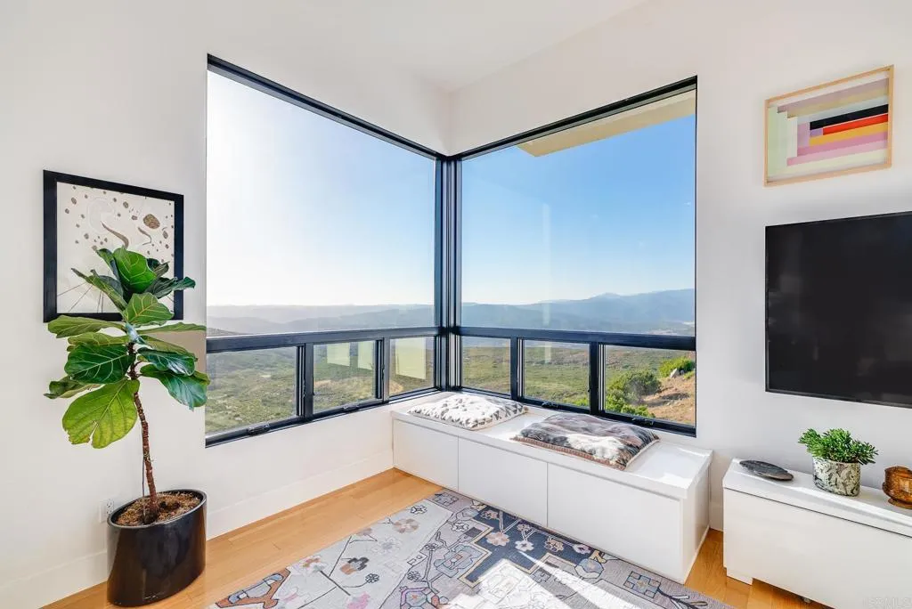https://cdn.realtyfeed.com/cdn/127/306551620/d7e27d30c3ea5229e31b16fecf7b6434.webp