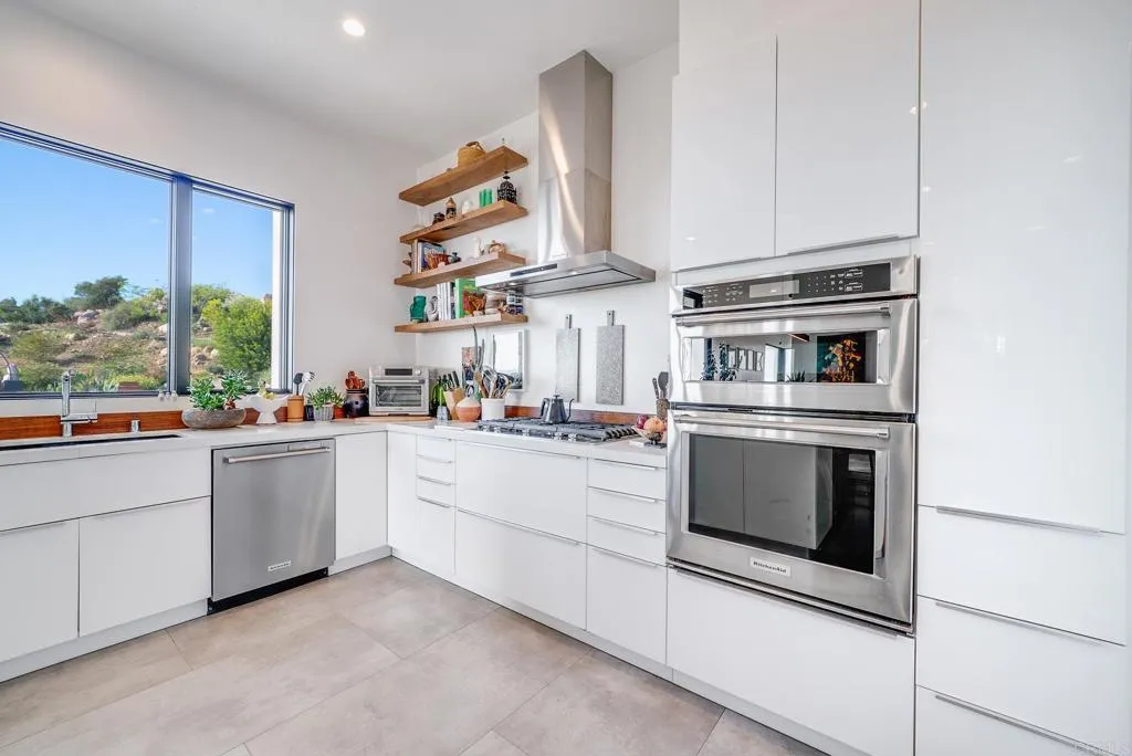 https://cdn.realtyfeed.com/cdn/127/306551620/d86fbe7d679671361ba6a3321da1f7c2.webp