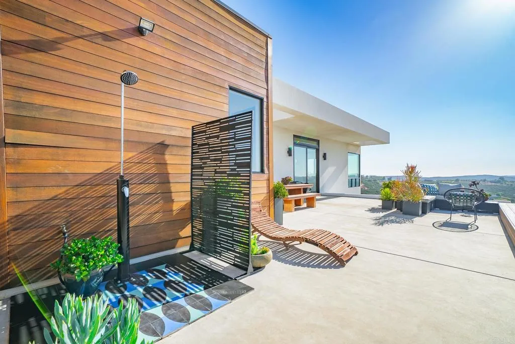 https://cdn.realtyfeed.com/cdn/127/306551620/f0f9c1469a1c04c21fae42e6110ee9a9.webp
