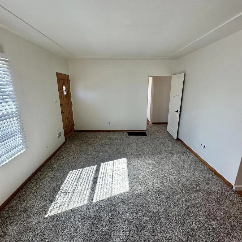 https://cdn.realtyfeed.com/cdn/127/306551654/a034a7be0393c8418e992cc1ba049a56.webp
