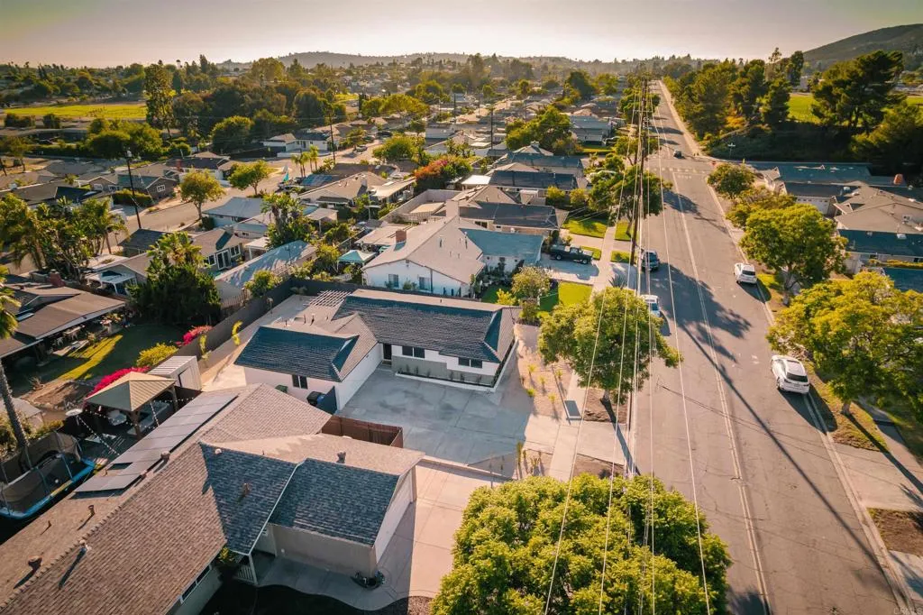 https://cdn.realtyfeed.com/cdn/127/306551656/a276c5b985f7b2554564eb57216f5e6c.webp