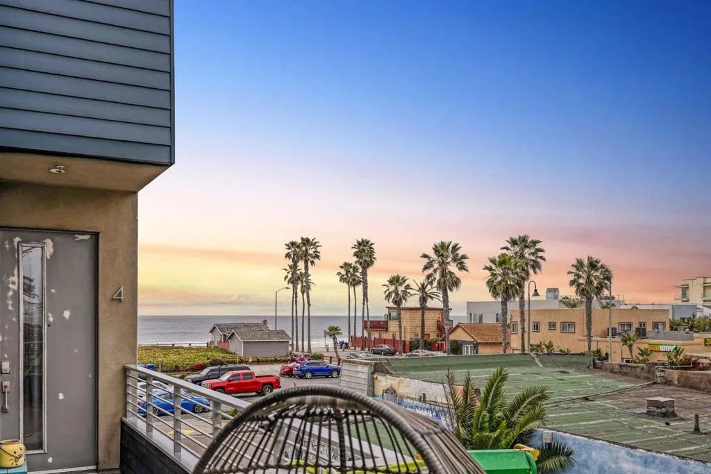 MLS: PTP2507335 Condo For Sale