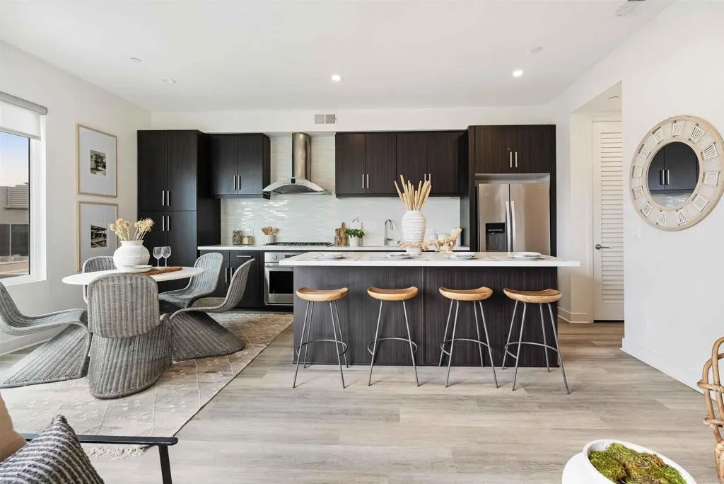 https://cdn.realtyfeed.com/cdn/127/306551664/4518e57883b4e43be08be1a4e7464fa9.webp