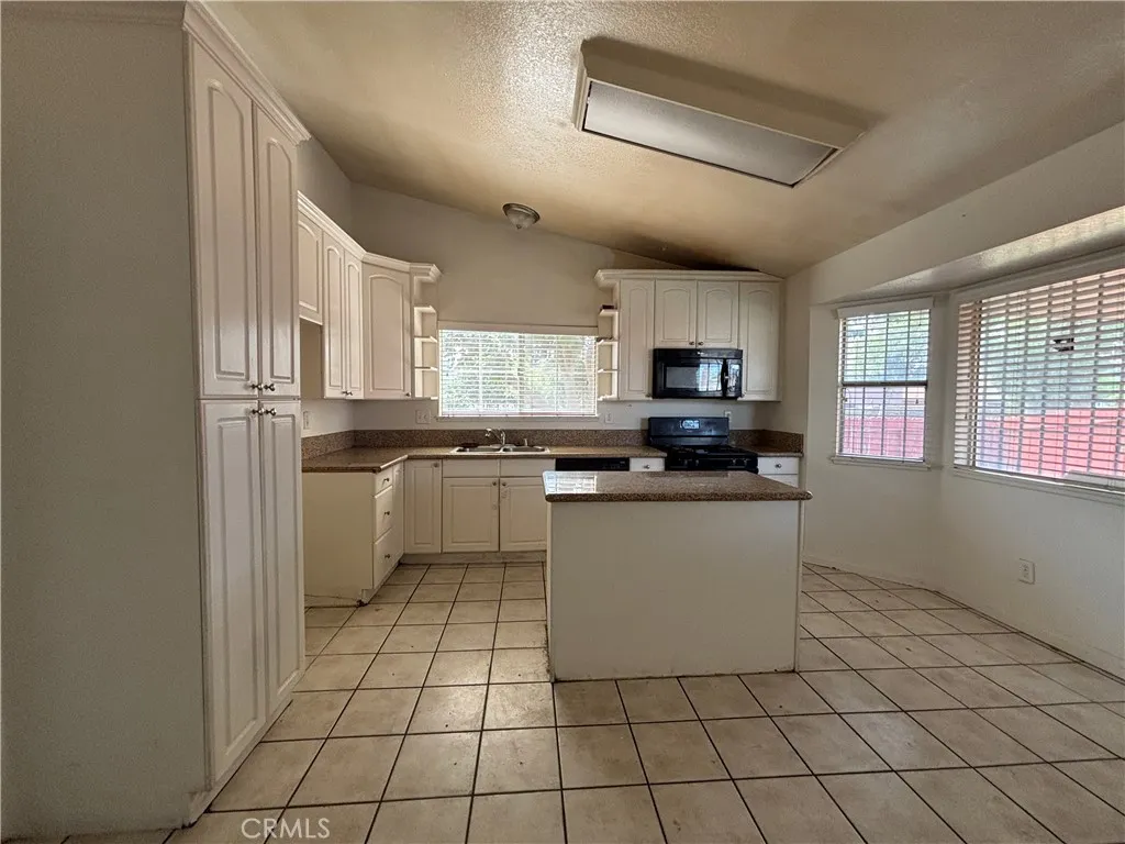 1154 S Spruce, Bloomington, CA 92316 - Photo 5 of 27, Bloomington, CA