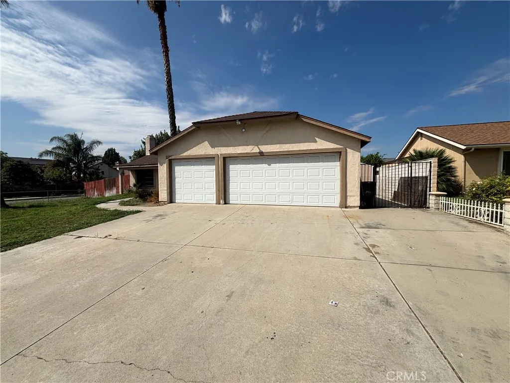 1154 S Spruce, Bloomington, CA 92316 - Photo 3 of 27, Bloomington, CA