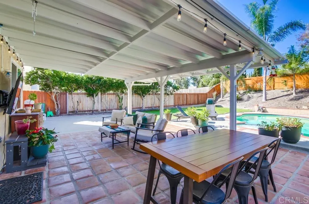https://cdn.realtyfeed.com/cdn/127/306551730/1e9589318db02282641b0770b7a16cc3.webp