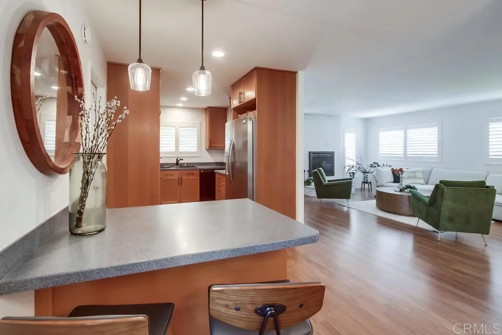 https://cdn.realtyfeed.com/cdn/127/306551749/0f818575097f5f1c075f8610bfccc037.webp