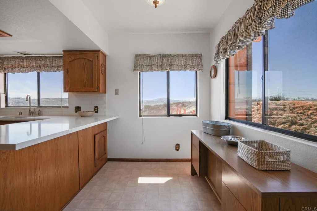 https://cdn.realtyfeed.com/cdn/127/306551836/0c812ed4c53b4d9ec4851dfcd65bbf2d.webp
