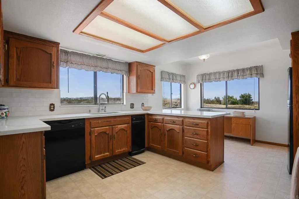 https://cdn.realtyfeed.com/cdn/127/306551836/b424f3ff761d294fef6cfdbe1d2b03d8.webp