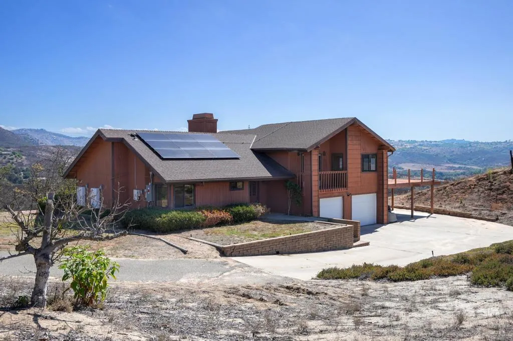 https://cdn.realtyfeed.com/cdn/127/306551836/c325f975c9bcafd85a0f01fe3751cc12.webp