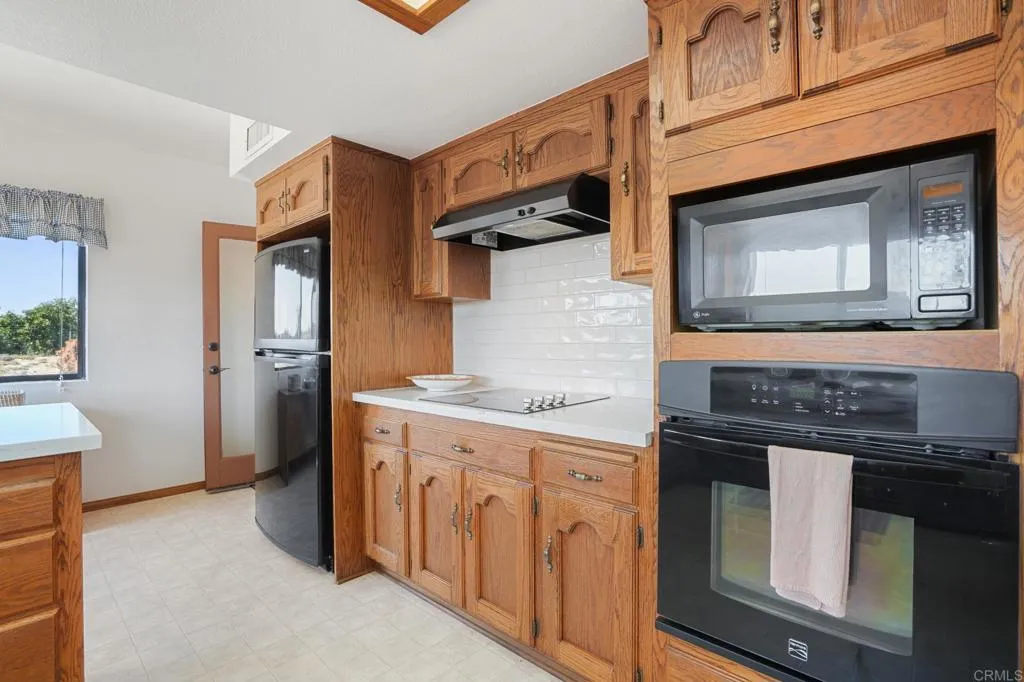https://cdn.realtyfeed.com/cdn/127/306551836/e40d88d2b78fd8ce9a86367af8271b92.webp