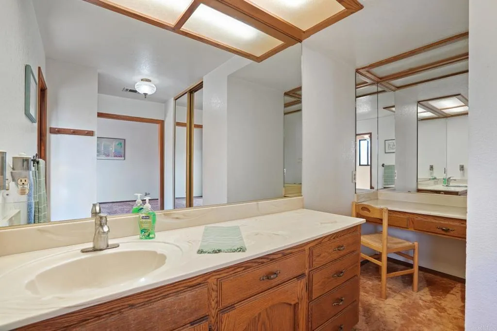 https://cdn.realtyfeed.com/cdn/127/306551836/e4a10f762a5348b0ebac28e7d2e48f7a.webp