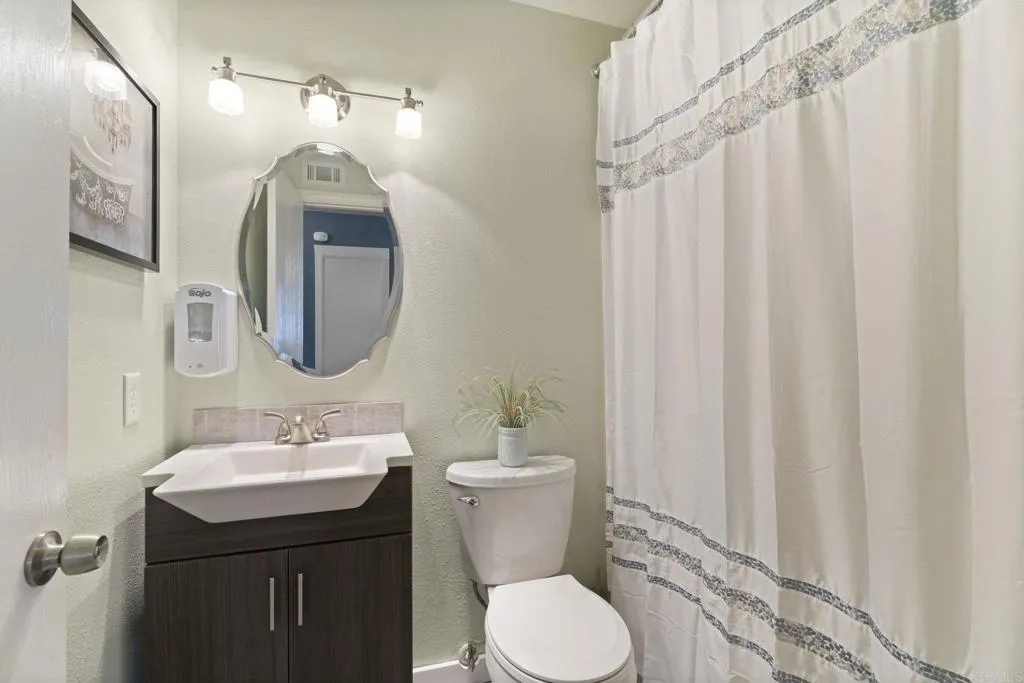 https://cdn.realtyfeed.com/cdn/127/306551851/16355058f39f118409e31d49ca17be7c.webp