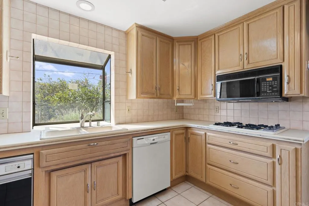 https://cdn.realtyfeed.com/cdn/127/306551851/6fda15dba9b7468c649cfc485c60dd90.webp