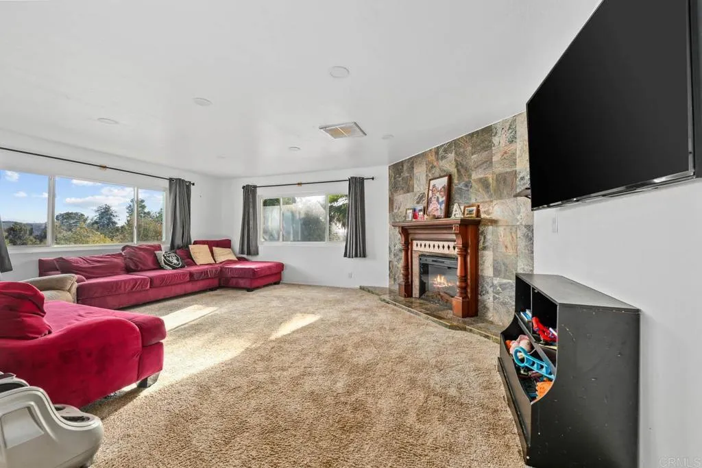 https://cdn.realtyfeed.com/cdn/127/306551976/1510e959d935fc1c3e7bda214d47503d.webp