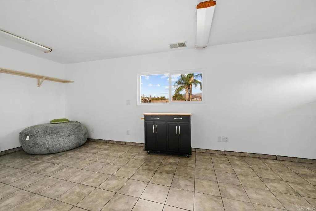https://cdn.realtyfeed.com/cdn/127/306551976/9d6328db848caf7f6a25be9267176dd0.webp
